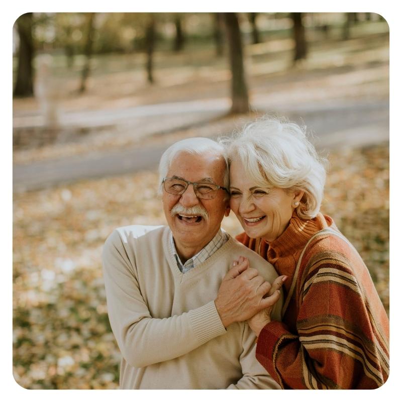 couple senior heureux 